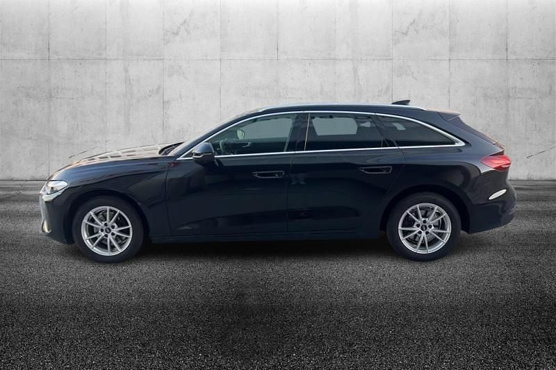 Usata Audi A5 Business 150 CV (110 kW) 2025 Nero metallizzato Station wagon