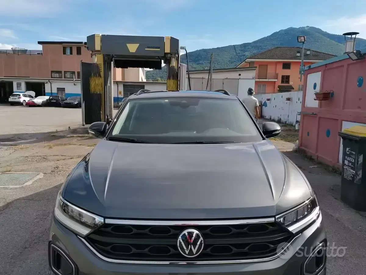 Usata VW T-Roc 116 CV (85 kW) 2025 SUV