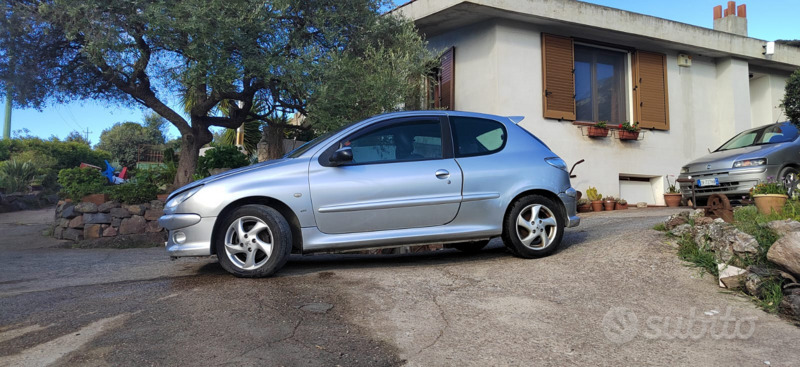 Usato 2004 Peugeot 206 1.6 Diesel 109 CV (2.000 €)