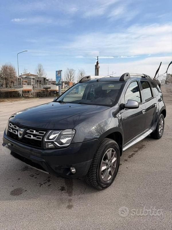 Usata Dacia Duster Ambiance 110 CV (80 kW) 2016 Verde SUV
