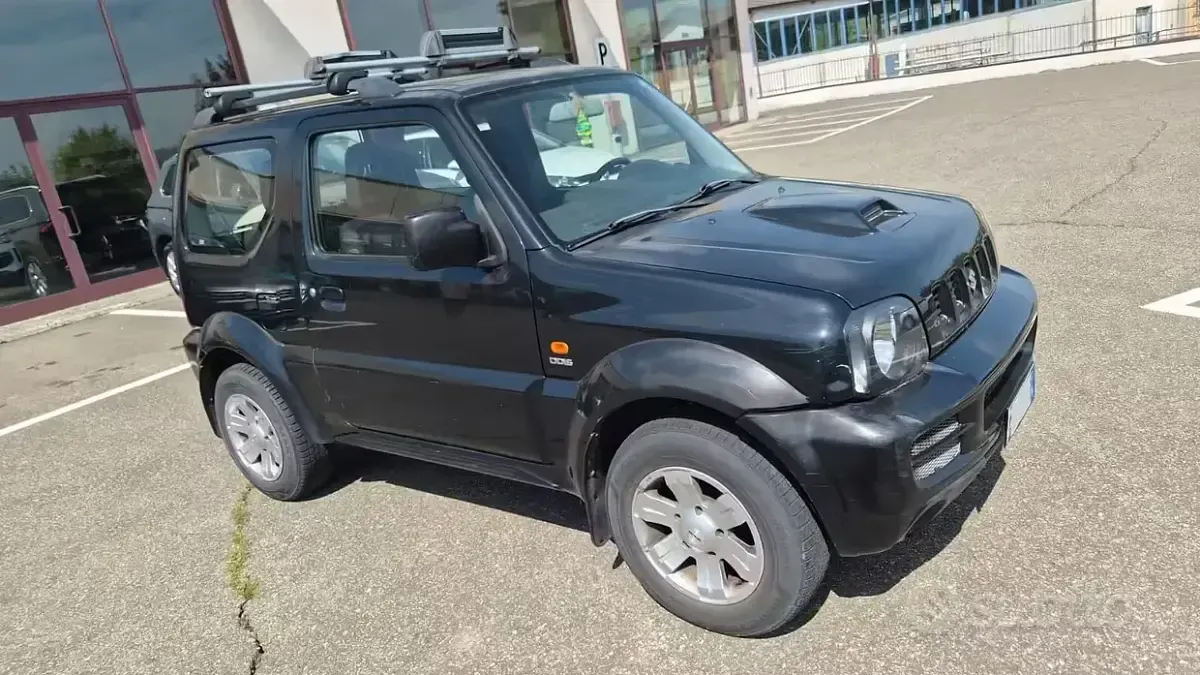 Second-hand Suzuki Jimny 86 CP (63 kW) 2006 Negru SUV
