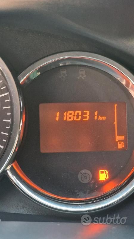 Usata Dacia Sandero Stepway 90 CV (66 kW) 2015 Bianco SUV