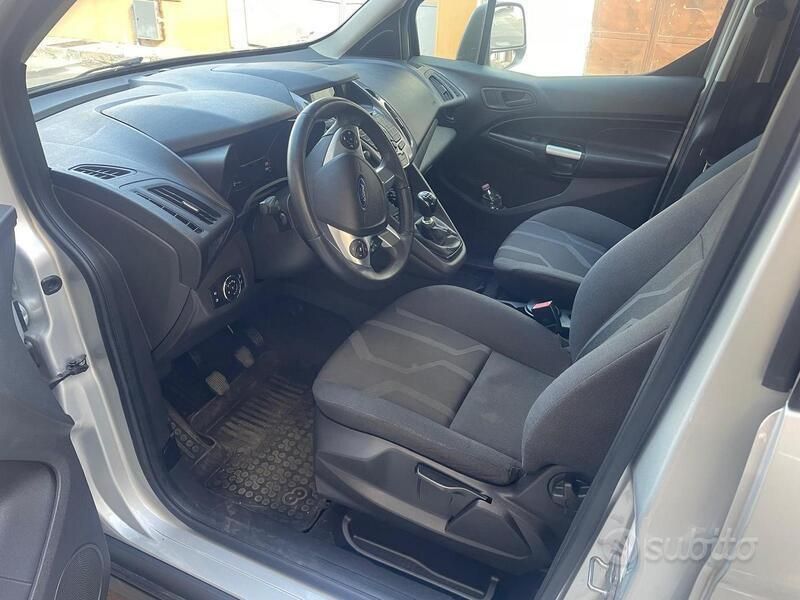 Usata 2015 Ford Tourneo Tre volumi | 10.000 € - Immagine 1/4