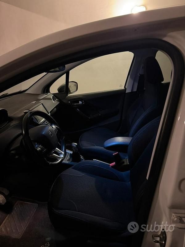Usata Peugeot 208 82 CV (60 kW) 2018 Bianco Utilitaria