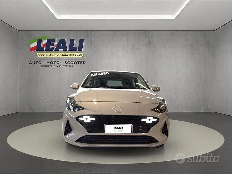 Nuova Hyundai i10 63 CV (46 kW) 2026 Grigio Utilitaria
