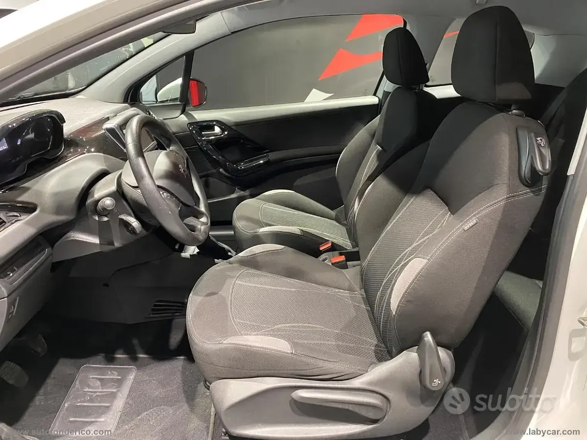 Usata Peugeot 208 Allure 68 CV (50 kW) 2013 Bianco Utilitaria