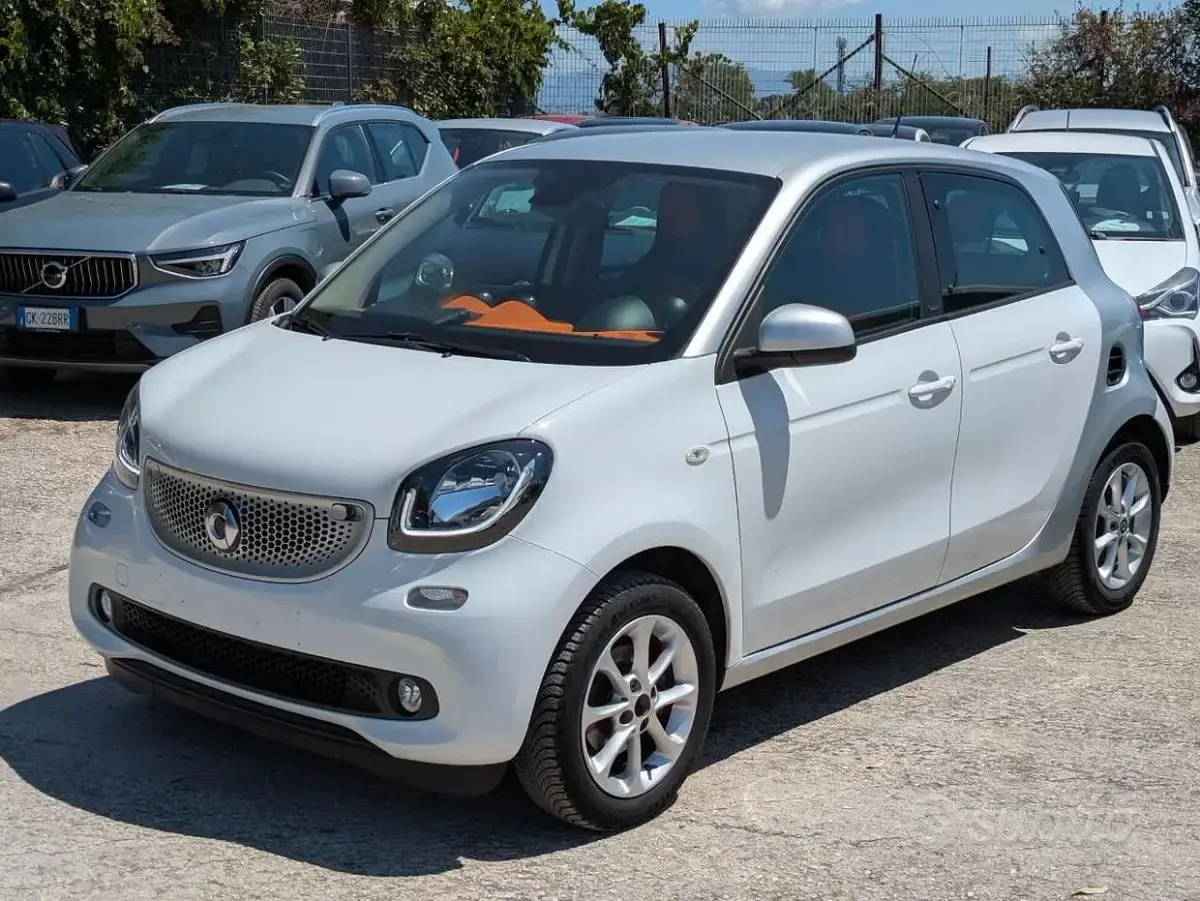 Usata Smart ForFour 71 CV (52 kW) 2017 Bianco(met.) Utilitaria