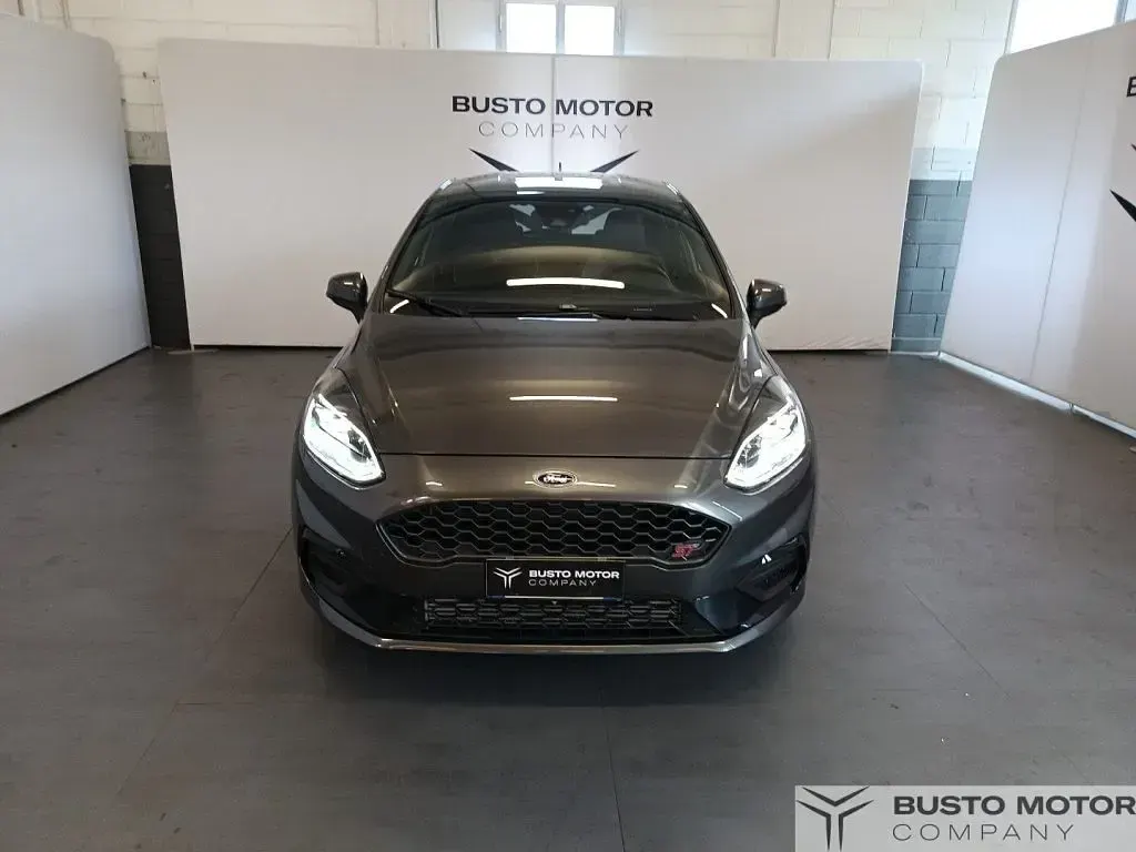 Begagnad Ford Fiesta ST 200 HK (147 kW) 2019 Grå Halvkombi