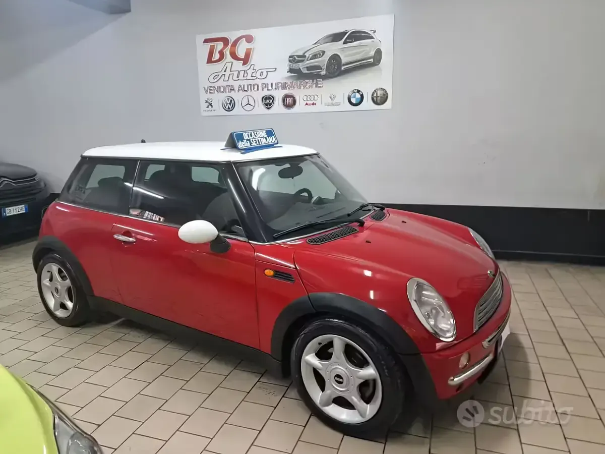 Usata Mini Cooper 116 CV (85 kW) 2002 Rosso Utilitaria