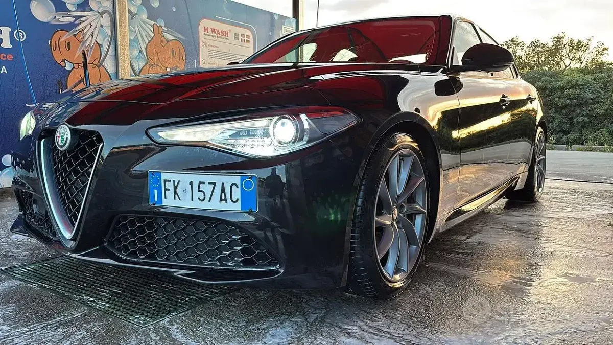 Usata Alfa Romeo Giulia 180 CV (132 kW) 2017 Nero Berlina