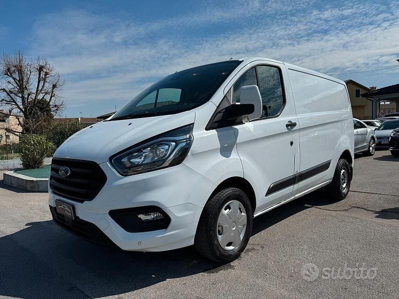 Occasion Ford Transit Custom Titanium 131 ch (96 kW) 2022 Blanc Berline