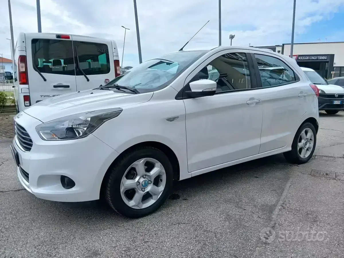 Usata Ford Ka 71 CV (52 kW) 2018 Bianco Berlina