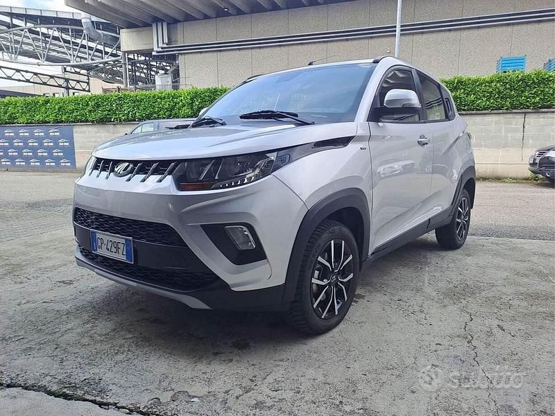 Grigio Usata 2023 Mahindra KUV100 SUV | 12.900 € - Immagine 1/4