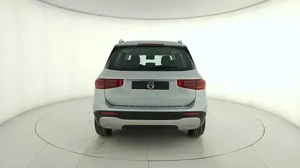 Usata Mercedes GLB180 Advanced 116 CV (85 kW) 2025 Argento SUV