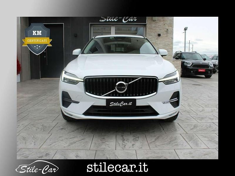 Usata Volvo XC60 Momentum 197 CV (144 kW) 2021 Bianco SUV