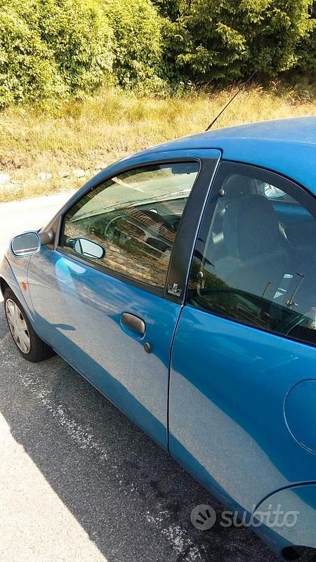 Usata Ford Ka 69 CV (50 kW) 2004 Blu Utilitaria