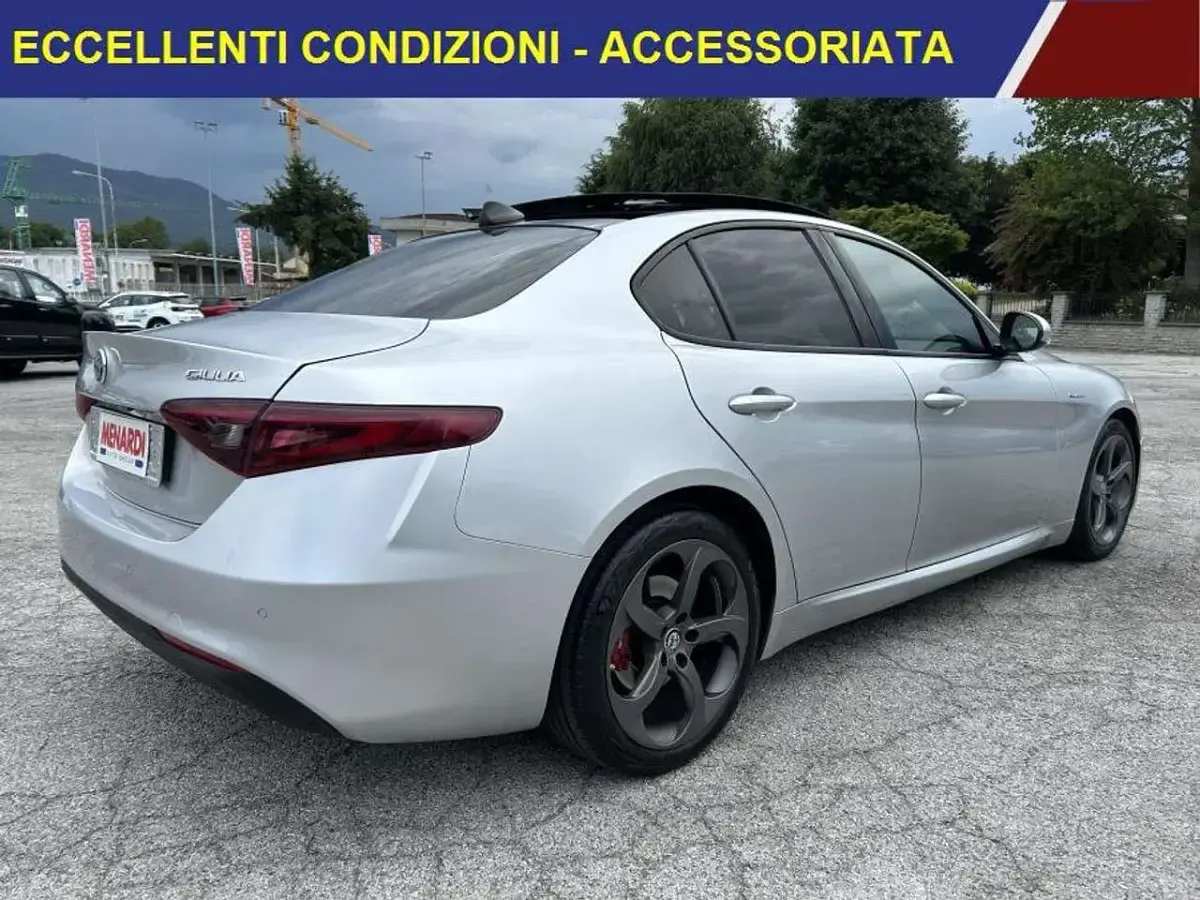 Usata Alfa Romeo Giulia Business 160 CV (117 kW) 2021 Argento Berlina