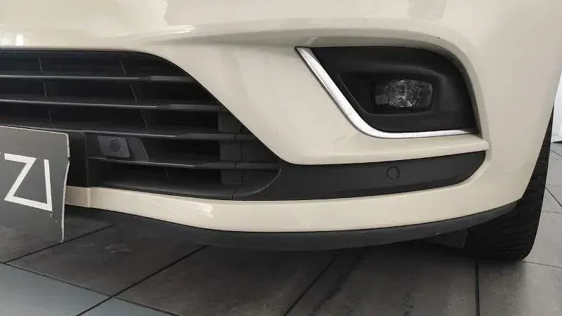 Usata Renault Clio IV Intens 90 CV (66 kW) 2018 Beige Berlina