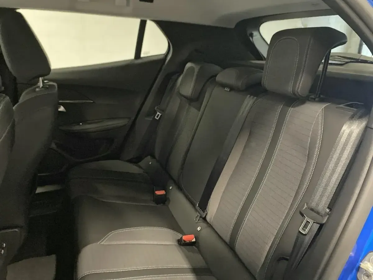 Usata Peugeot e-2008 Allure 100 kW (136 CV) 2021 Blu SUV