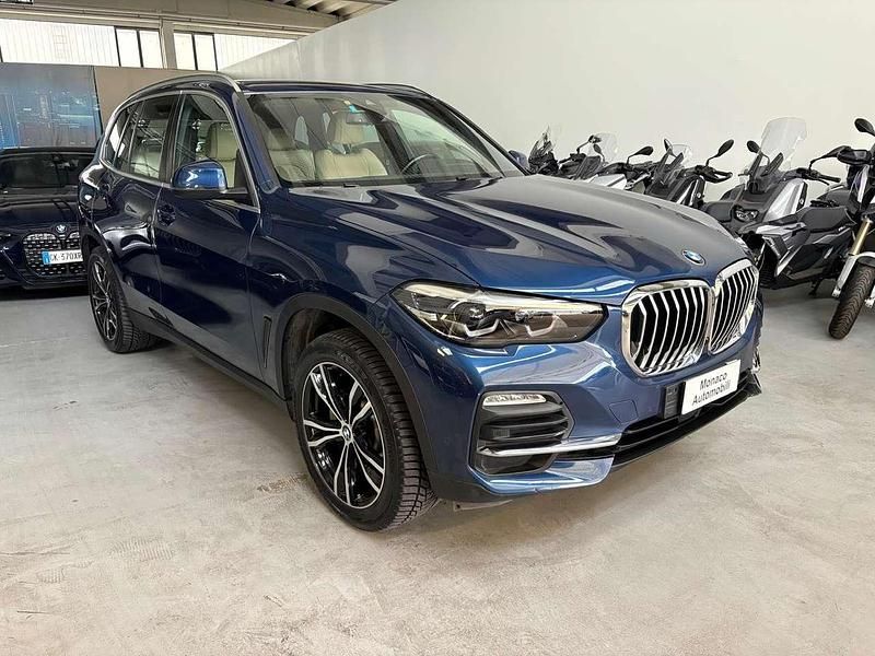 Usata BMW X5 231 CV (169 kW) 2021 Phytonic blau met. SUV