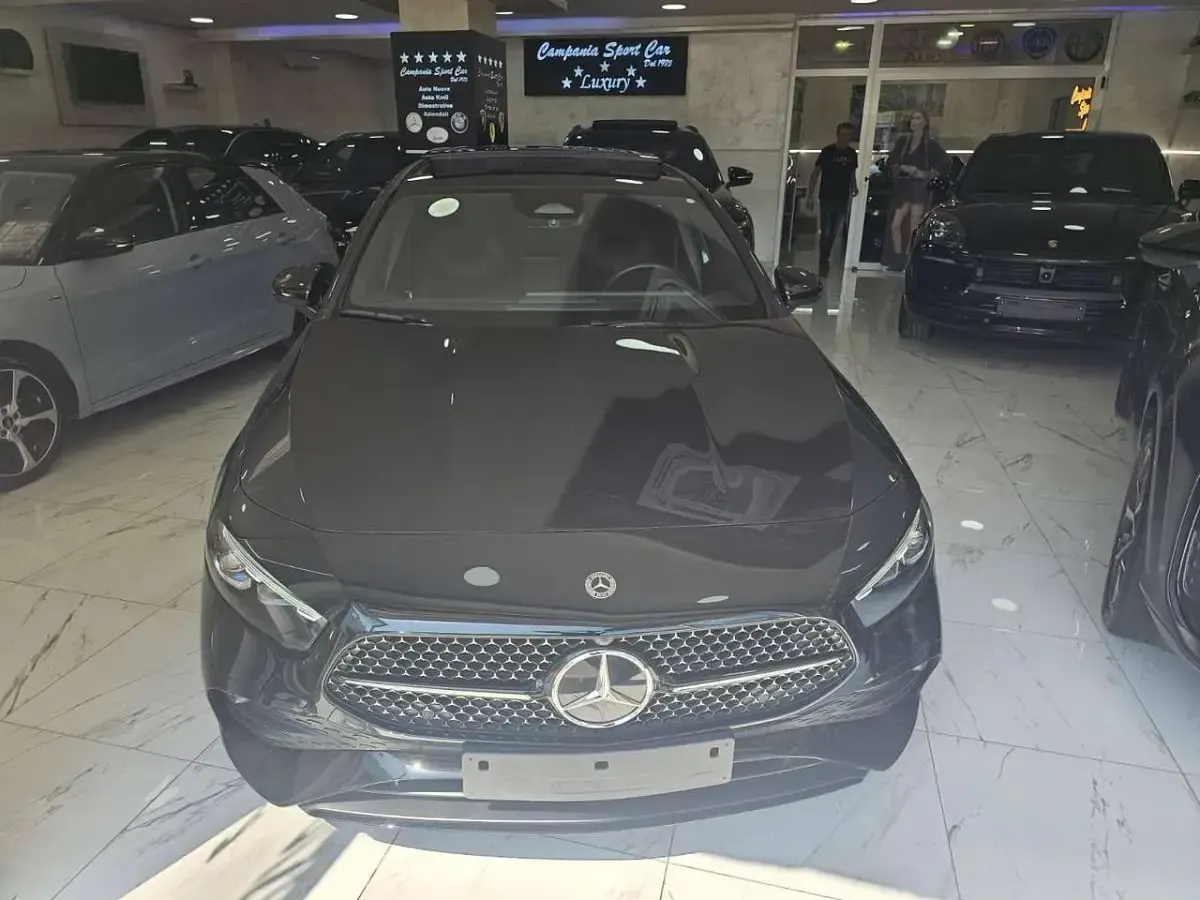 Usata Mercedes A200 AMG Line Premium 150 CV (110 kW) 2025 Black night metallizzato Berlina