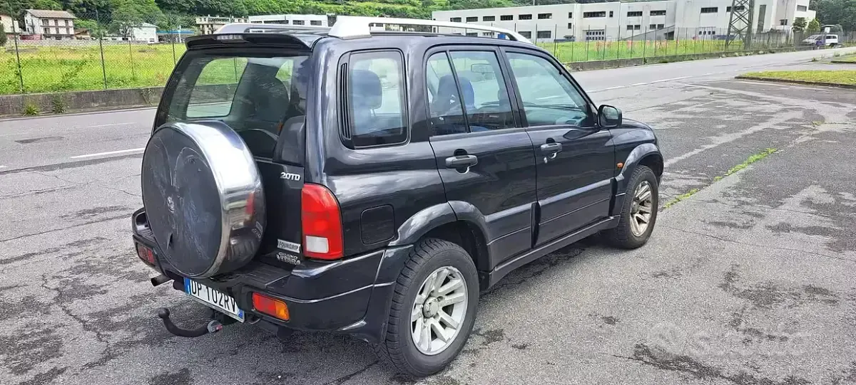 Usata Suzuki Grand Vitara 109 CV (80 kW) 2004 Nero SUV