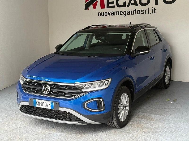 Usata VW T-Roc Life 150 CV (110 kW) 2023 Grigio SUV