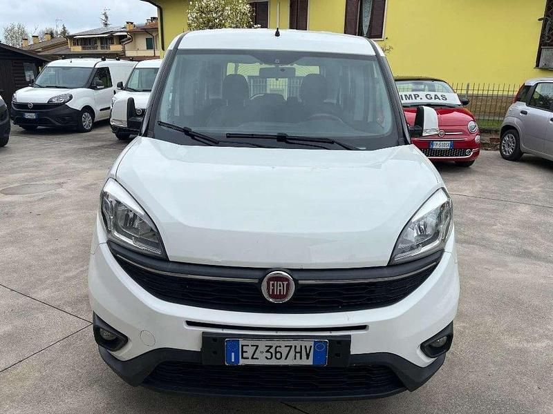 Usata Fiat Doblò 120 CV (88 kW) 2015 Bianco Monovolume