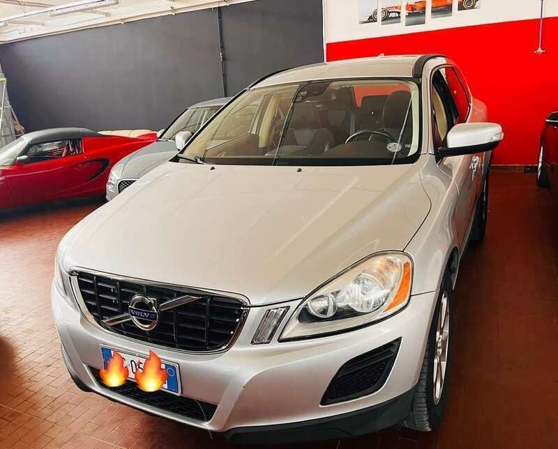 Usata 2011 Volvo XC60 Summum SUV | 8500 € (Ottimo prezzo) - Immagine 1/3