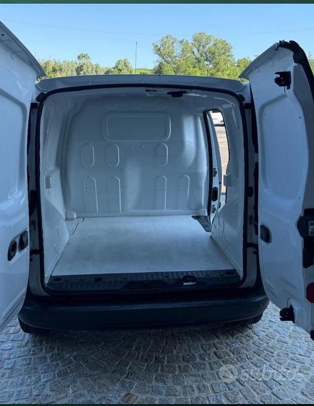 Usata Renault Kangoo 90 CV (66 kW) 2020 Bianco Monovolume