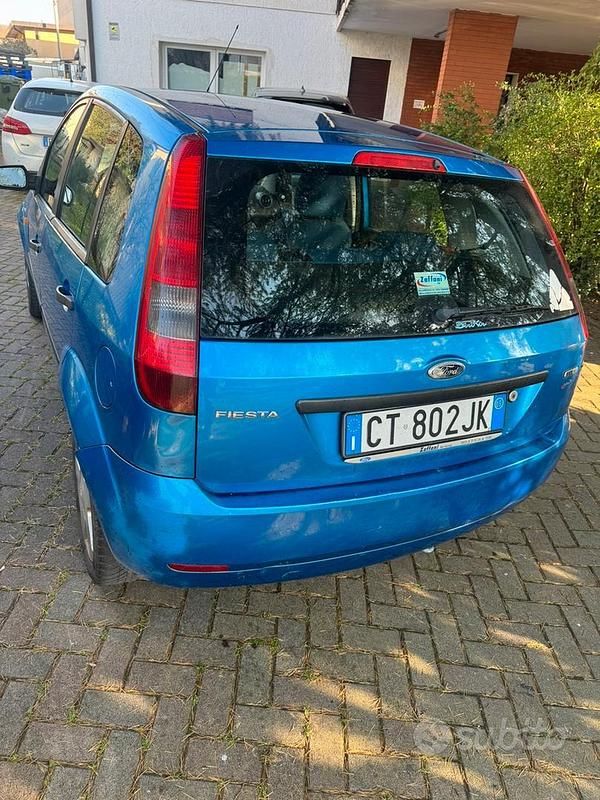 Usata Ford Fiesta 68 CV (50 kW) 2004 Utilitaria