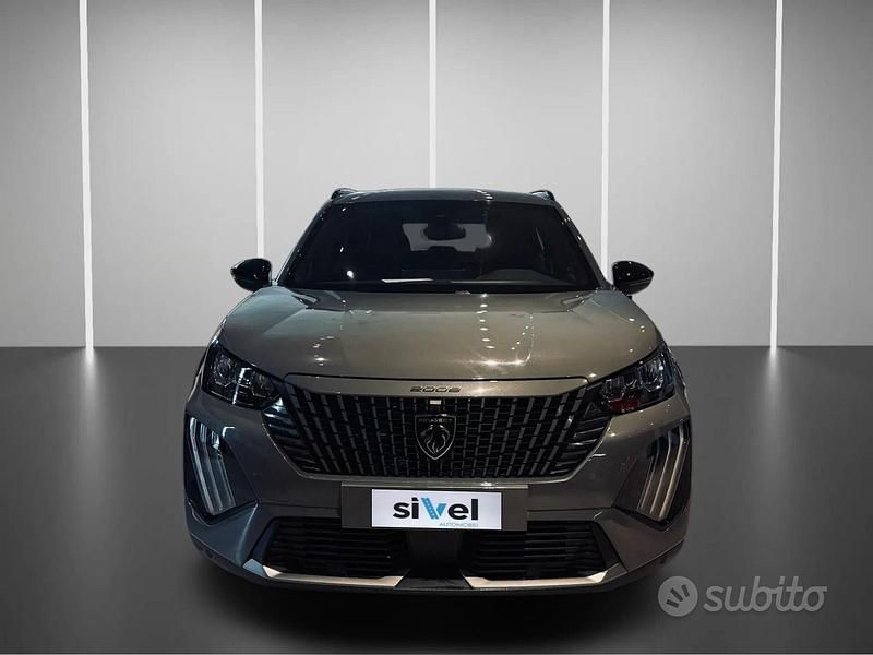 Usata Peugeot 2008 Allure 130 CV (95 kW) 2024 Grigio SUV