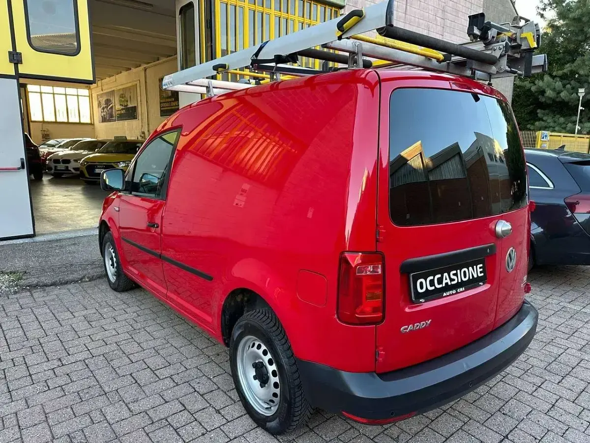 Usata VW Caddy 122 CV (89 kW) 2016 Rosso Monovolume