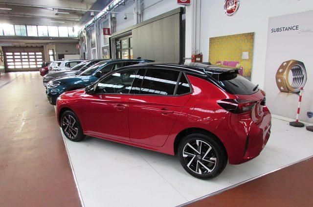 Nuova Opel Corsa 101 CV (74 kW) 2025 Rosso Utilitaria