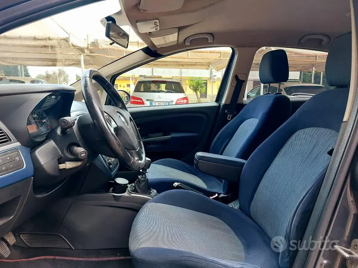 Usata Fiat Grande Punto Emotion 90 CV (66 kW) 2007 Grigio Utilitaria