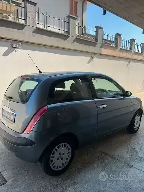 Usata Lancia Ypsilon 60 CV (44 kW) 2006 Grigio Utilitaria
