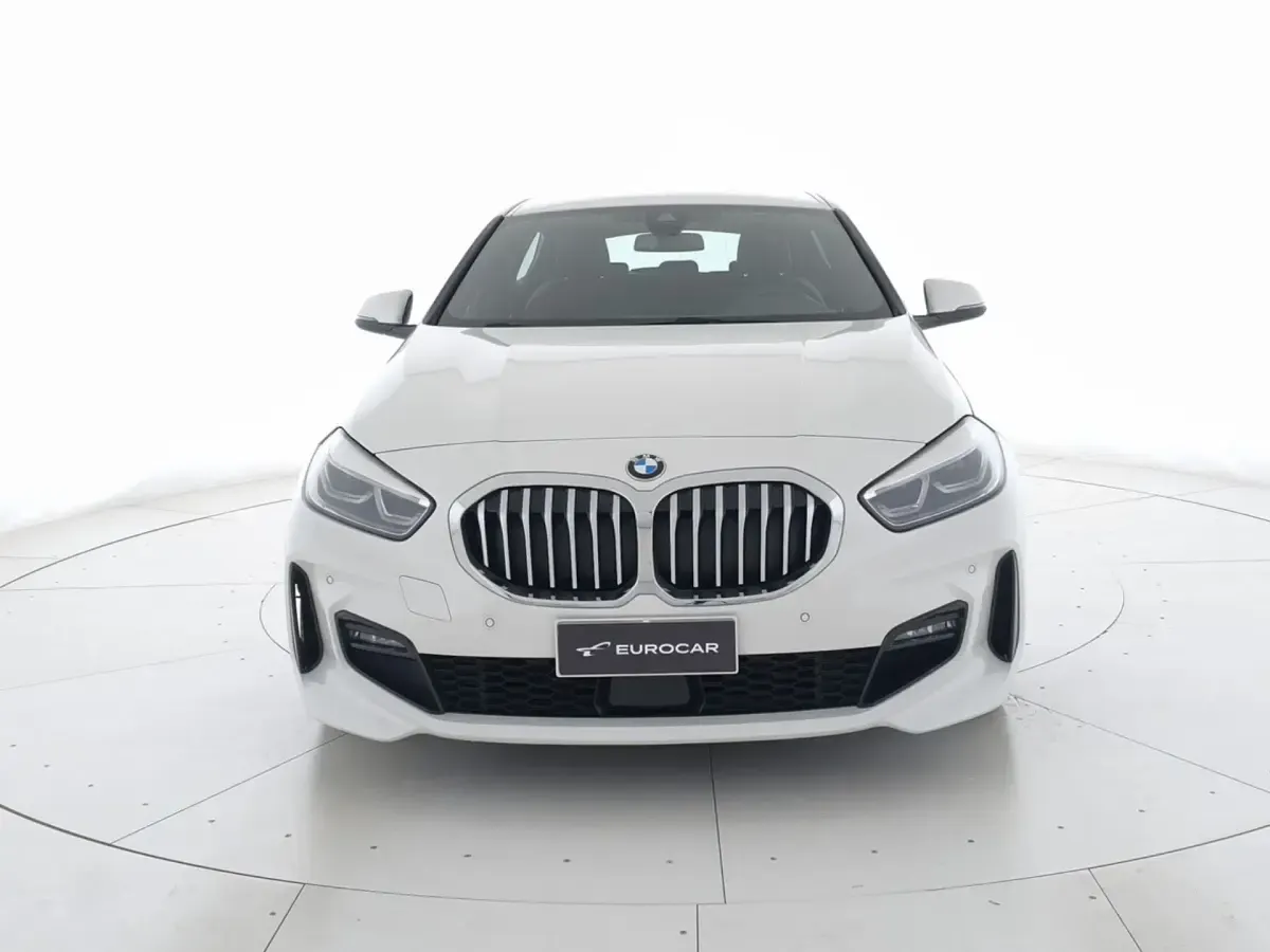 Usata BMW 116 M Sport 116 CV (85 kW) 2021 Bianco Utilitaria