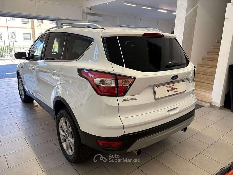 Usado Ford Kuga Titanium 120 CV (88 kW) 2018 Blanco SUV