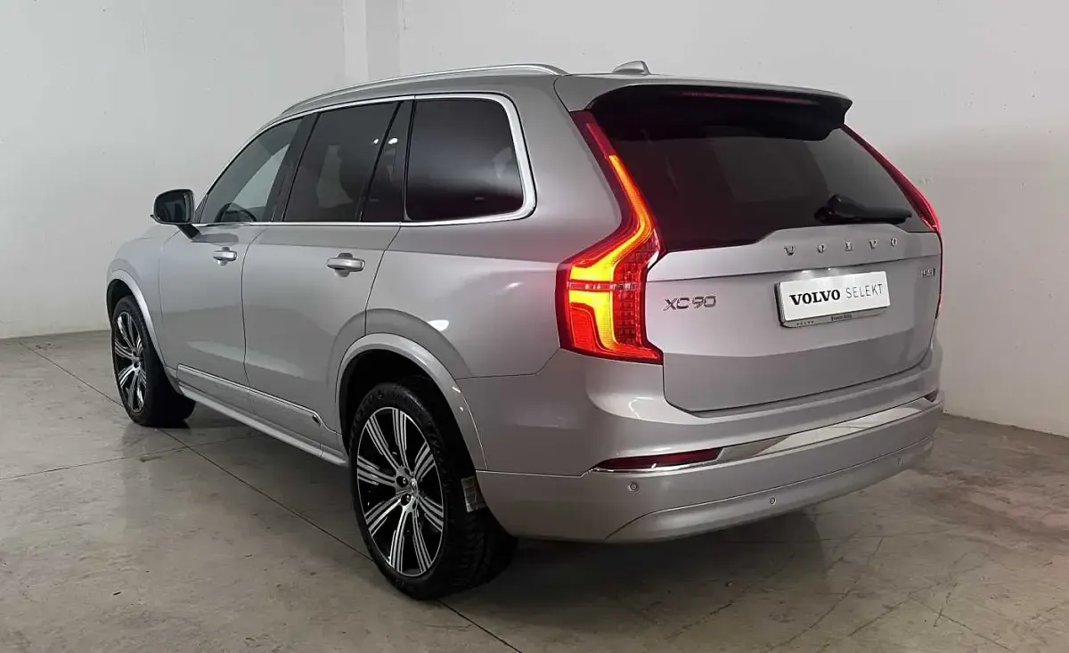 Usata Volvo XC90 173 CV (127 kW) 2024 Argento SUV