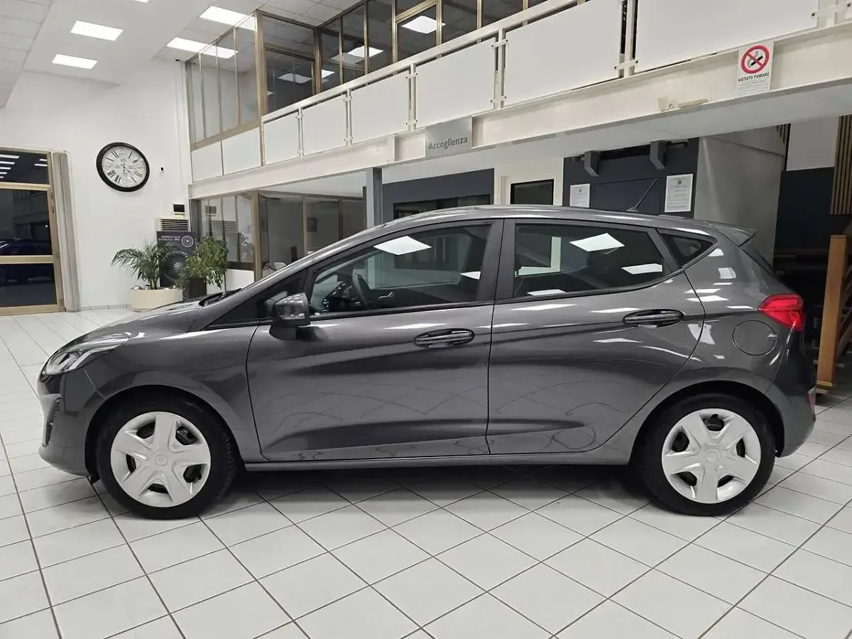 Usata Ford Fiesta 86 CV (63 kW) 2017 Grigio Utilitaria
