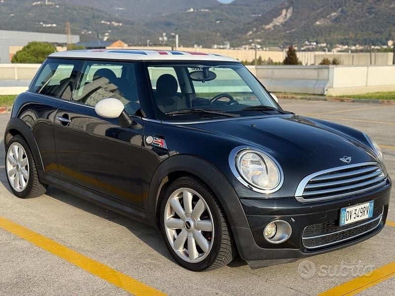 Usata Mini Cooper 109 CV (80 kW) 2009 Nero Utilitaria