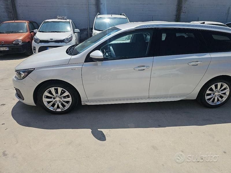 Usata Peugeot 308 SW Style 100 CV (73 kW) 2019 Station wagon