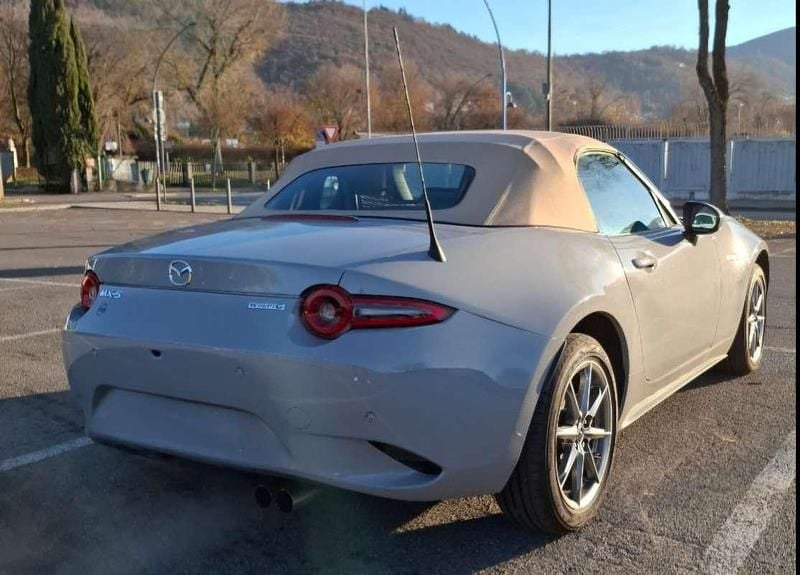 Usata Mazda MX5 Kazari 132 CV (97 kW) 2025 Argento Cabrio