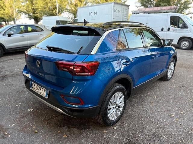 Usata VW T-Roc Style 110 CV (80 kW) 2023 Blu/azzurro SUV