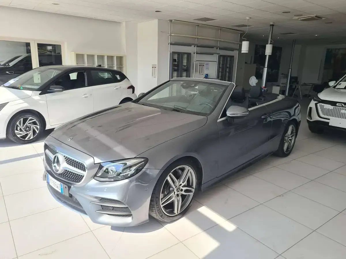 Usata Mercedes E220 Premium Plus 194 CV (142 kW) 2018 Grigio Cabrio