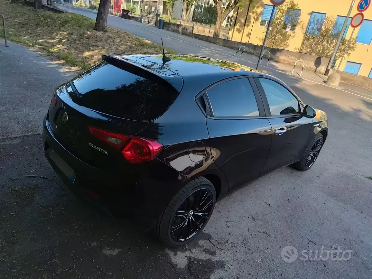 Usata Alfa Romeo Giulietta 109 CV (80 kW) 2018 Nero Utilitaria