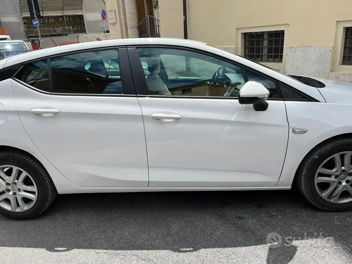 Usata Opel Astra 110 CV (80 kW) 2015 Bianco Berlina