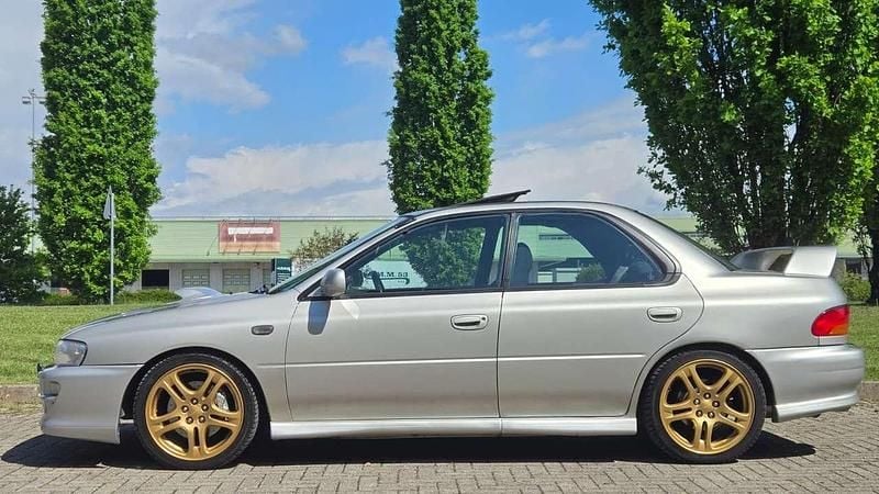 Usata Subaru Impreza 218 CV (160 kW) 2000 Grigio Berlina