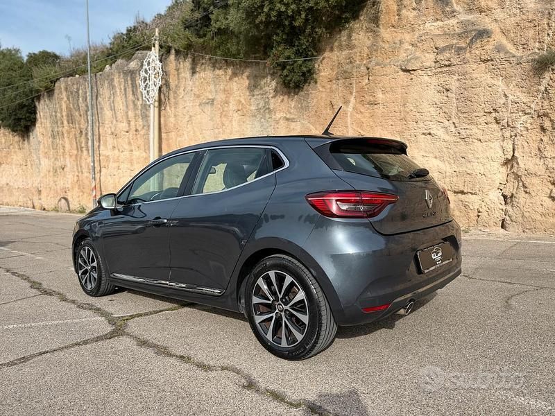 Usata Renault Clio V Intens 101 CV (74 kW) 2021 Blu Berlina