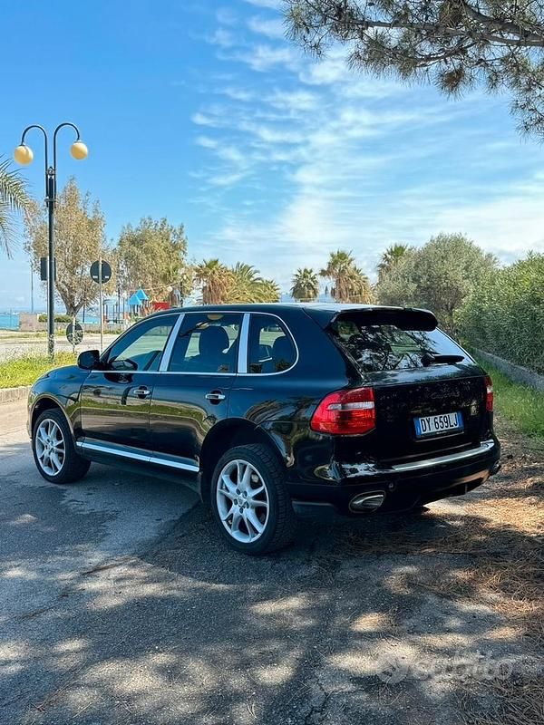 Usata Porsche Cayenne 240 CV (176 kW) 2009 Nero SUV